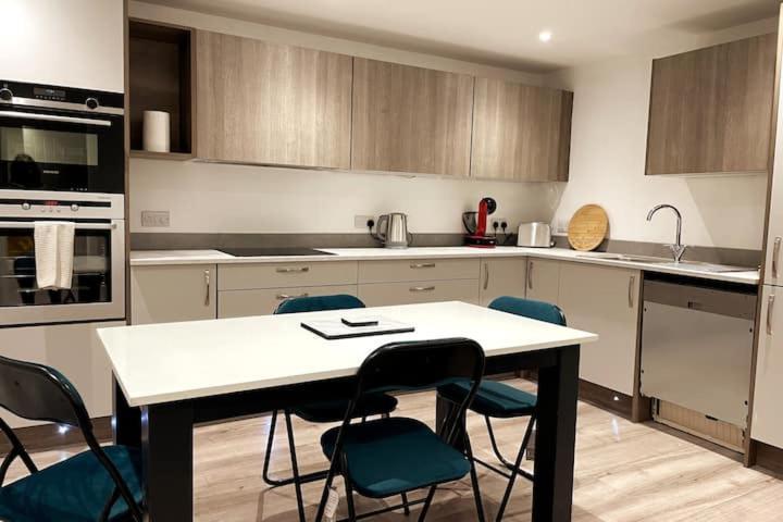 Lovely 3 Bedroom Apartment With Private Garden In Edinburgh City Centre Eksteriør billede