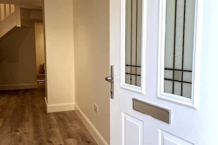 Lovely 3 Bedroom Apartment With Private Garden In Edinburgh City Centre Eksteriør billede