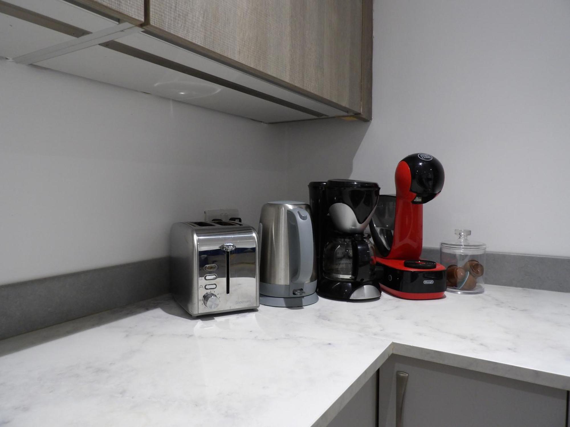 Lovely 3 Bedroom Apartment With Private Garden In Edinburgh City Centre Eksteriør billede